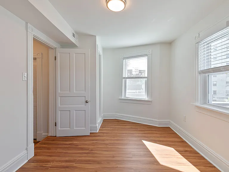 1619 W Grace St — Photo 47