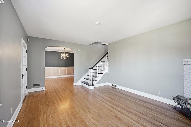 5th image of 48 Van Schoick Avenue