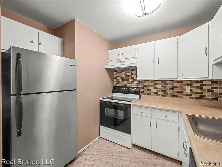 4905 Crooks Rd #A5 — Photo 10