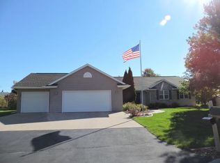 1153 Northfield Ct, Menasha, WI 54952
