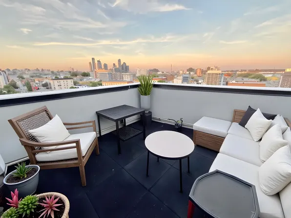 195 Greenpoint Avenue image 11 of 11