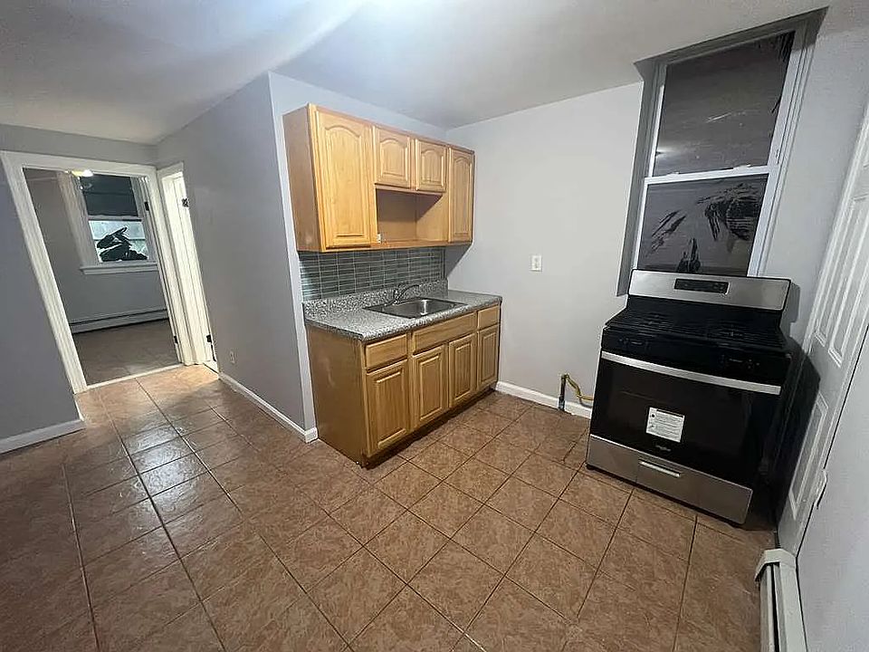 1st image of 877 Main Ave #1