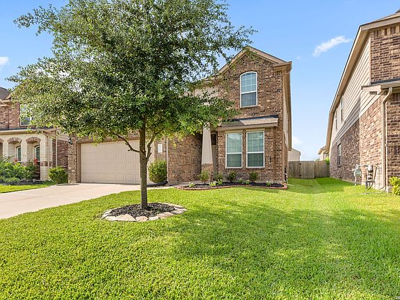 3rd image of 24711 Puccini Pl