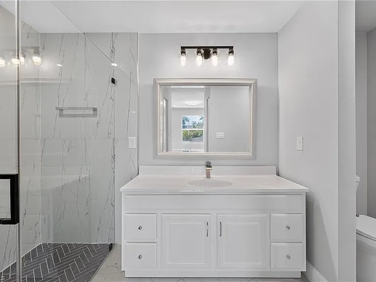 3211 43rd St SW — Photo 20