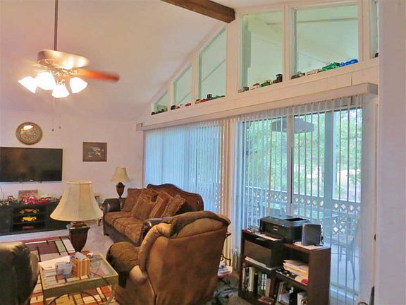 2nd image of 812 Wildwood Dr