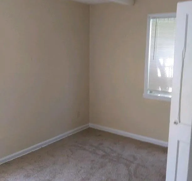457 King Rd — Photo 2