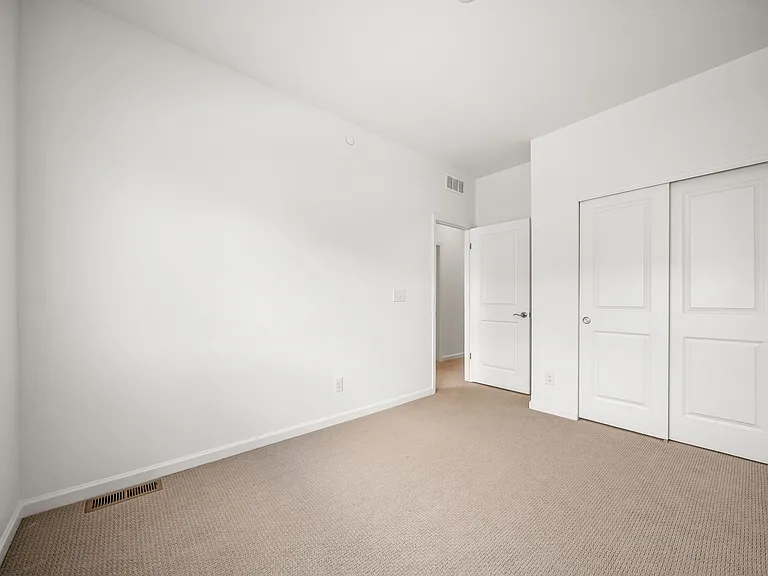 475 Millwall Cir — Photo 26
