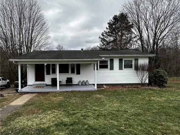 233 Prospect Dr, Cottageville, WV 25239