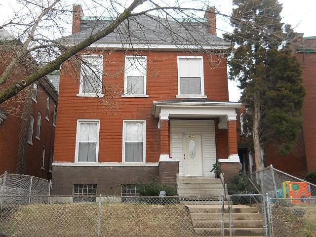1st image of 4544 Clarence Ave