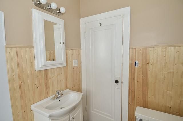 1st image of 1325 College St