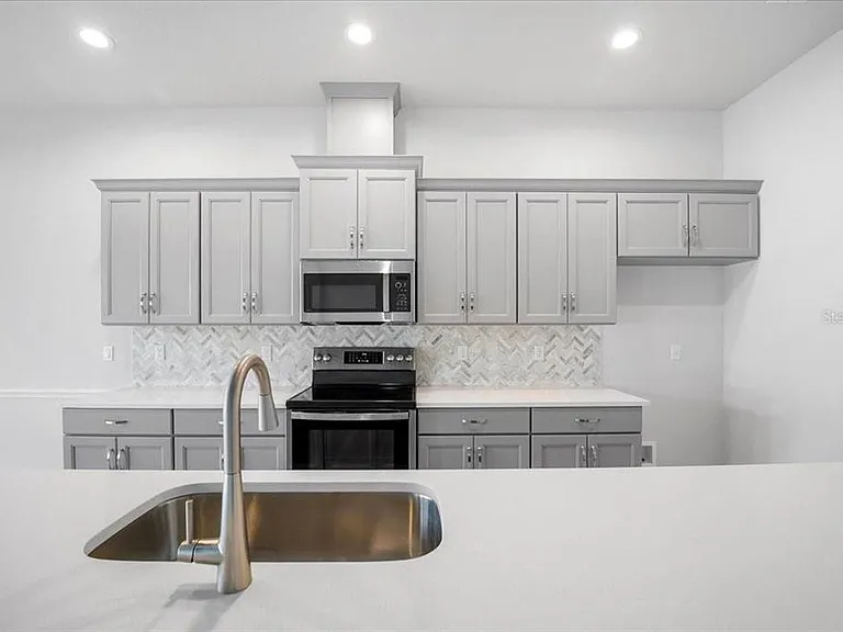 60 Del Palma Dr — Photo 3