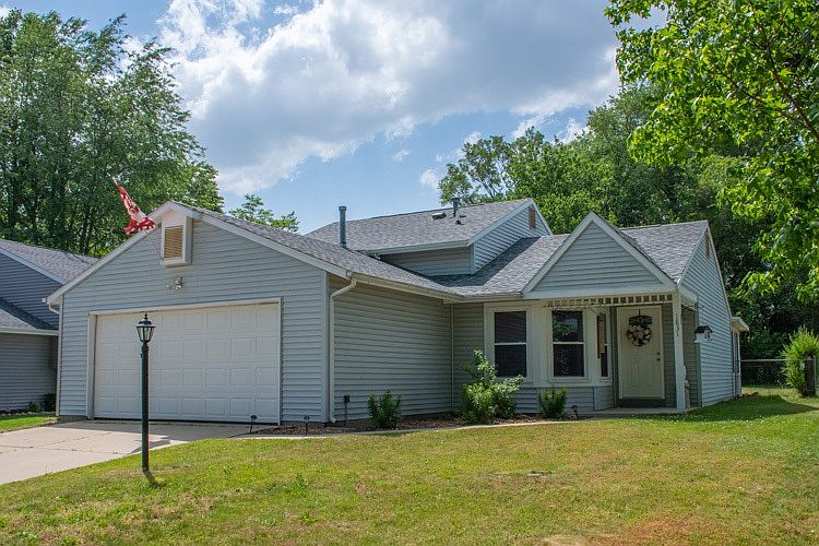 1st image of 1831 Woodland Dr