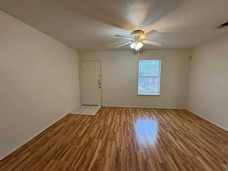1701 Benttree Dr — Photo 4