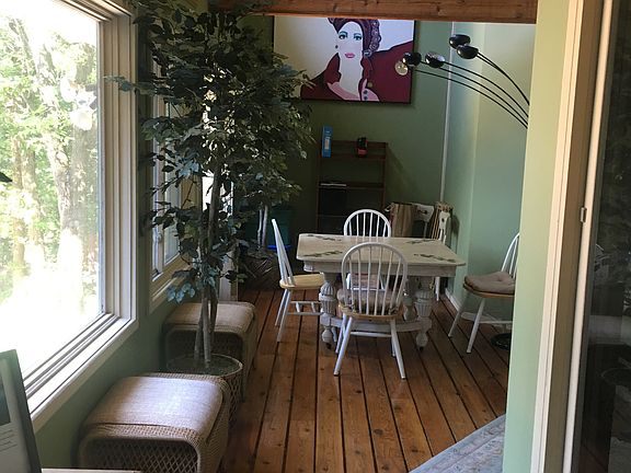 4th image of 2200 Bonnie Ln