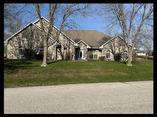 803 Holman Ln, Macon, MO 63552