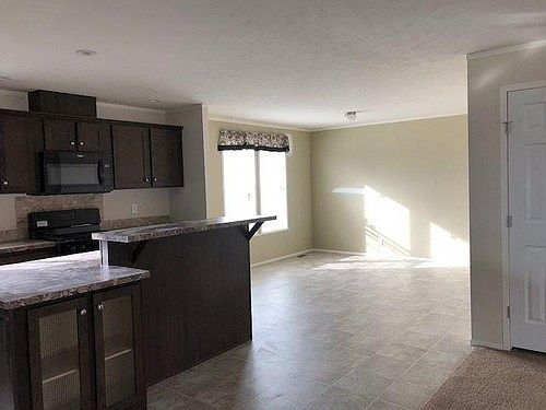 4th image of 403 Van Buren Cir