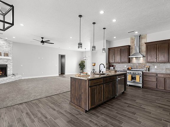 5th image of 11 Leibel Ct