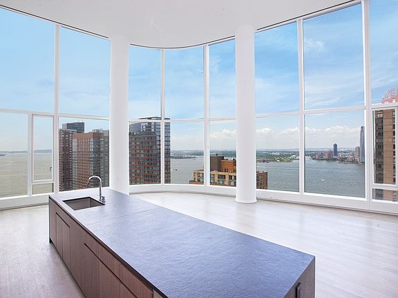 4th image of 50 West St APT 28C