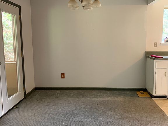 3rd image of 920 Lake Haven Ct
