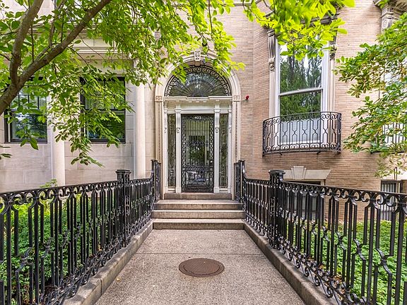 2nd image of 405 Commonwealth Ave APT 2