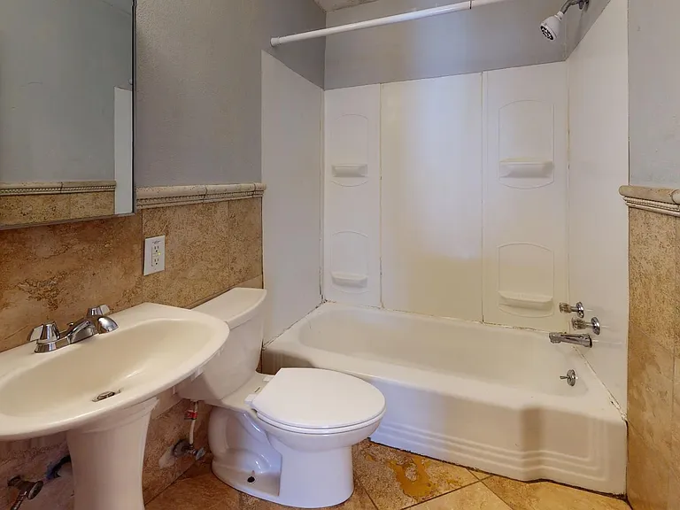 912 Grand Ave — Photo 13