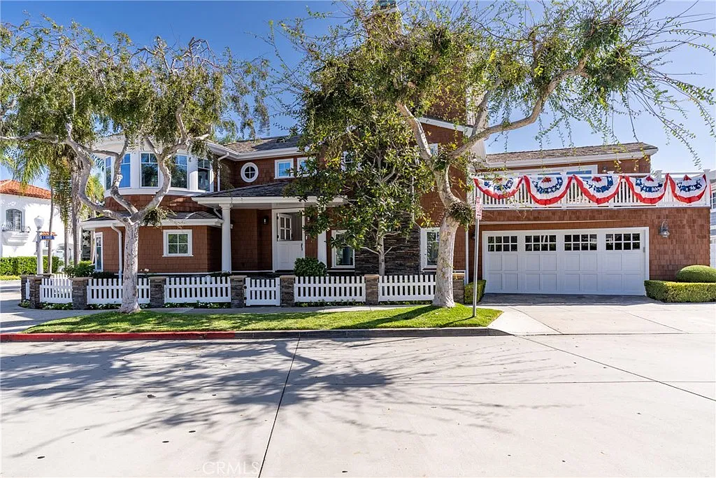 4 bed, 5.5 bath, 3963 sqft, $20,000 — Photo 1