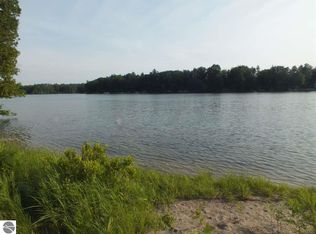 593 Peninsula Trl, Traverse City, MI 49696