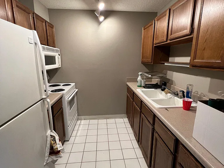 2114 Valleyhigh Dr NW #B108 — Photo 7
