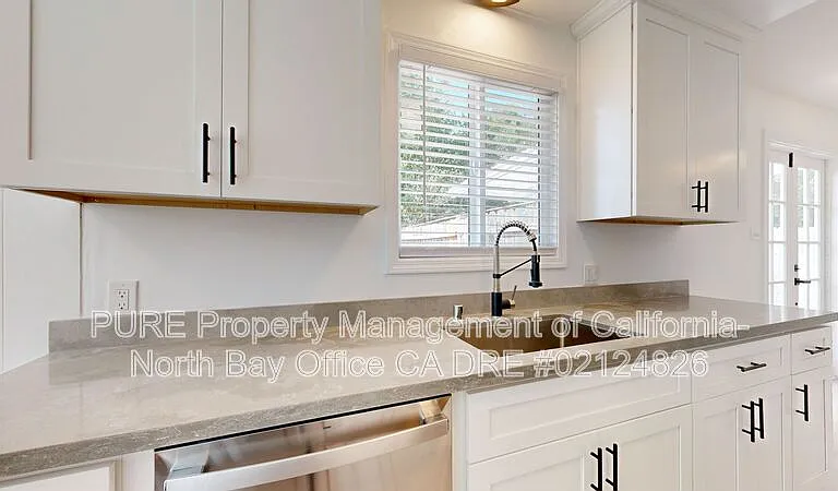 480 Washington Ct — Photo 20