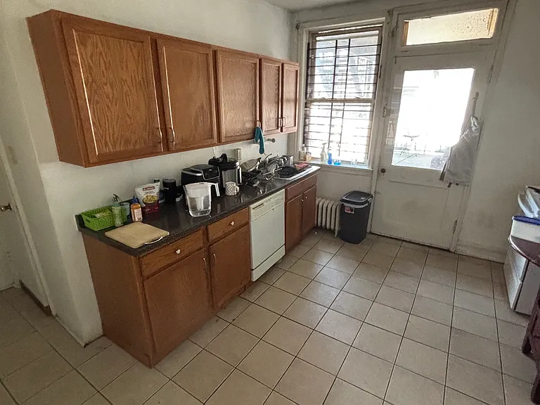 631 Maryland Ave #6 — Photo 3