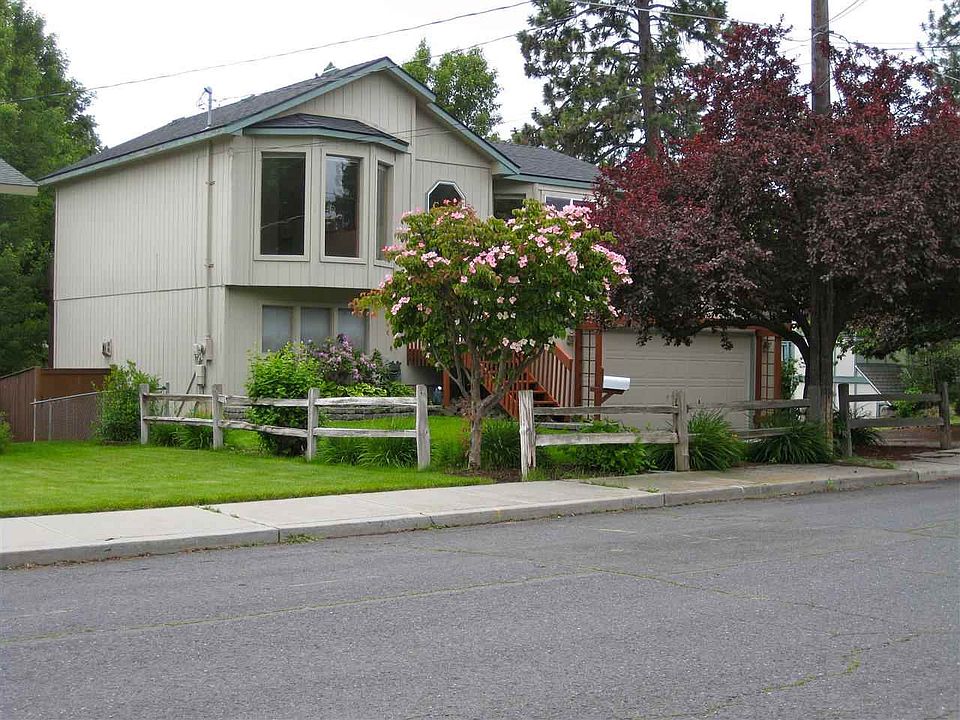 1st image of 3818 E 32nd Ave