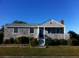 24 Pine Ave, Narragansett, RI 02882