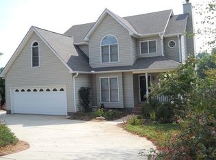 204 Waters Edge Dr, Greenville, SC 29609
