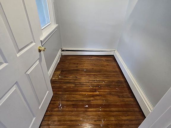 2nd image of 20 Baldwin Ave Floor 2