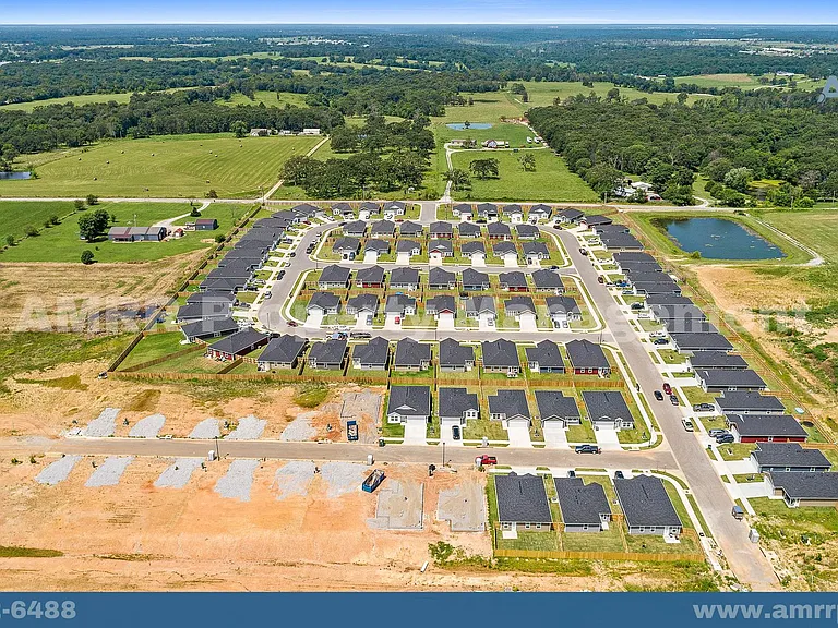 409 Golden Field Rd — Photo 25
