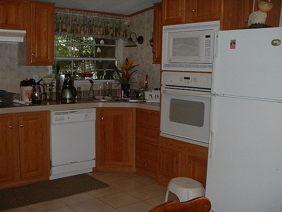3rd image of 126 Midland Ln