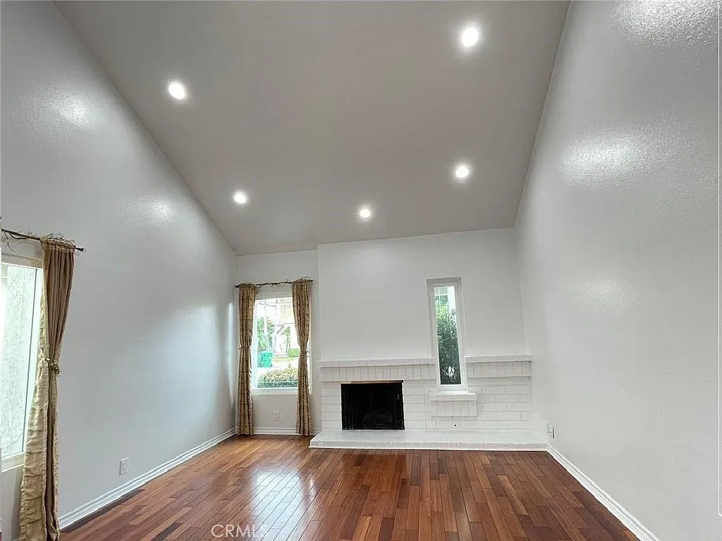 3 bed, 1560 sqft, $4,500 — Photo 3