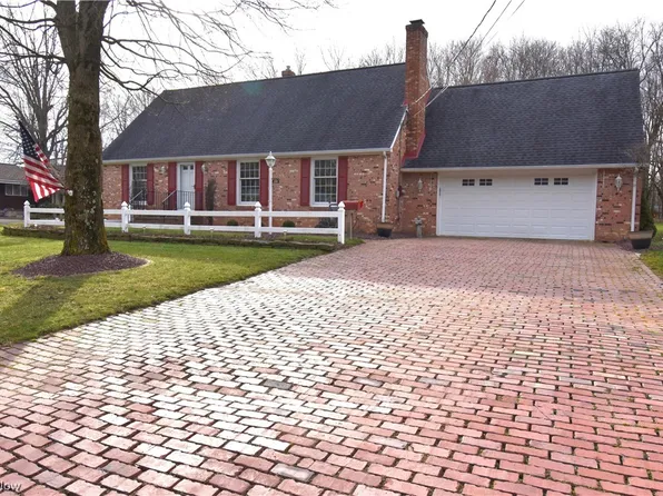 155 Tulip Dr, Hubbard, OH 44425