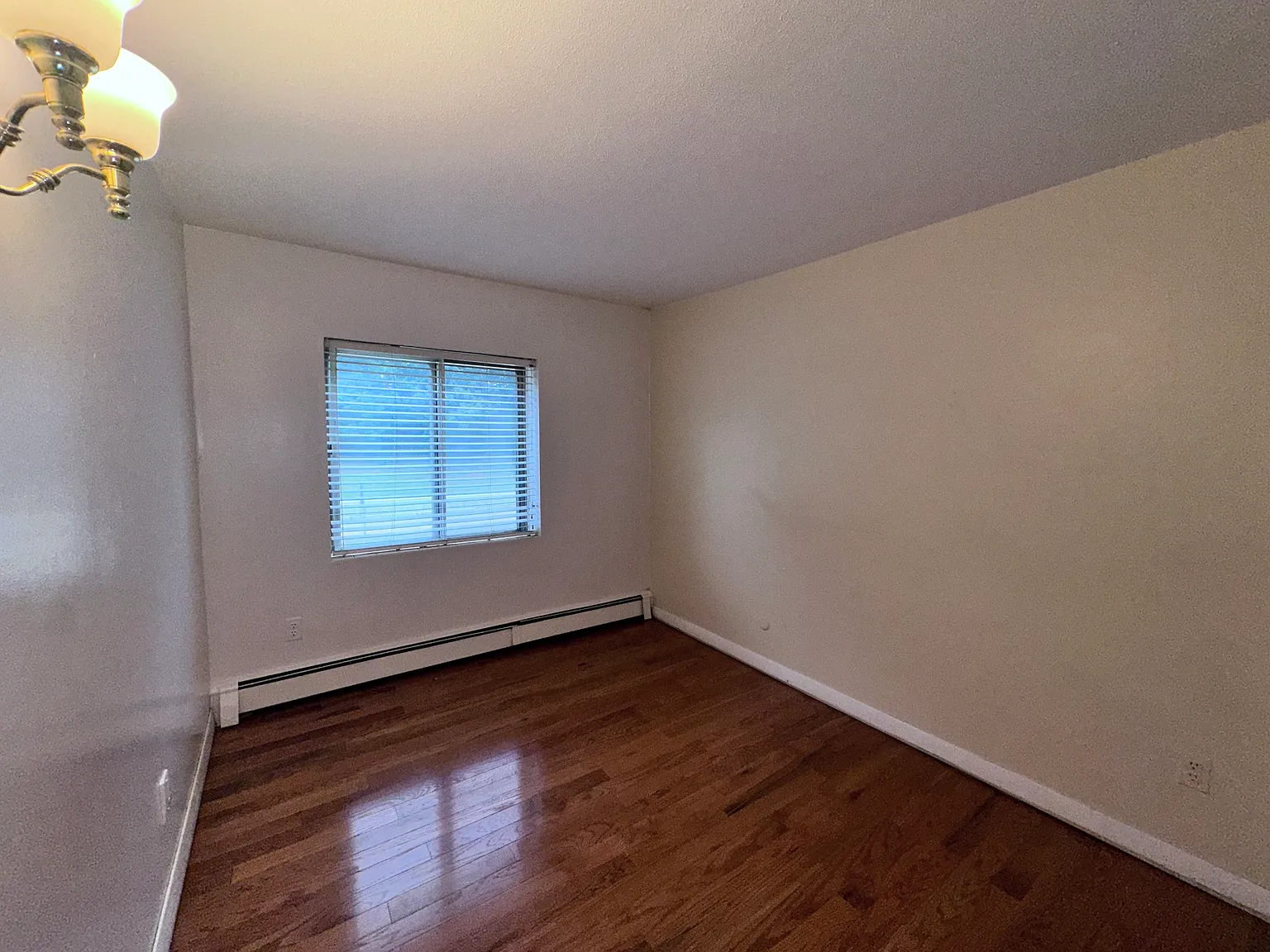 2 bed, 900 sqft, $2,700 — Photo 4