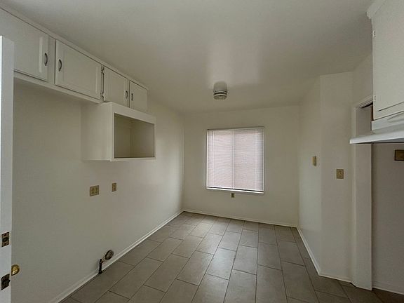 4th image of 15206 Bechard Ave