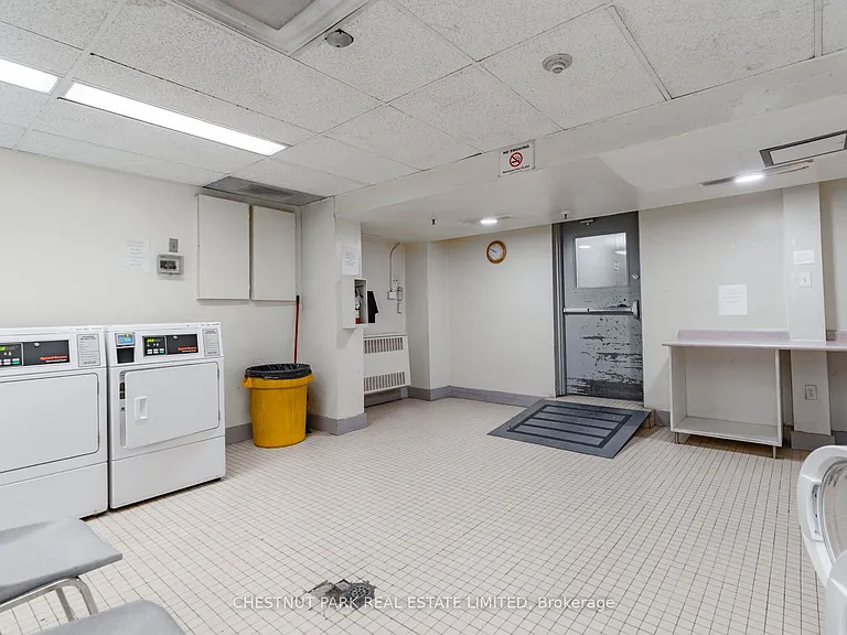1060 Caven St #202 — Photo 31