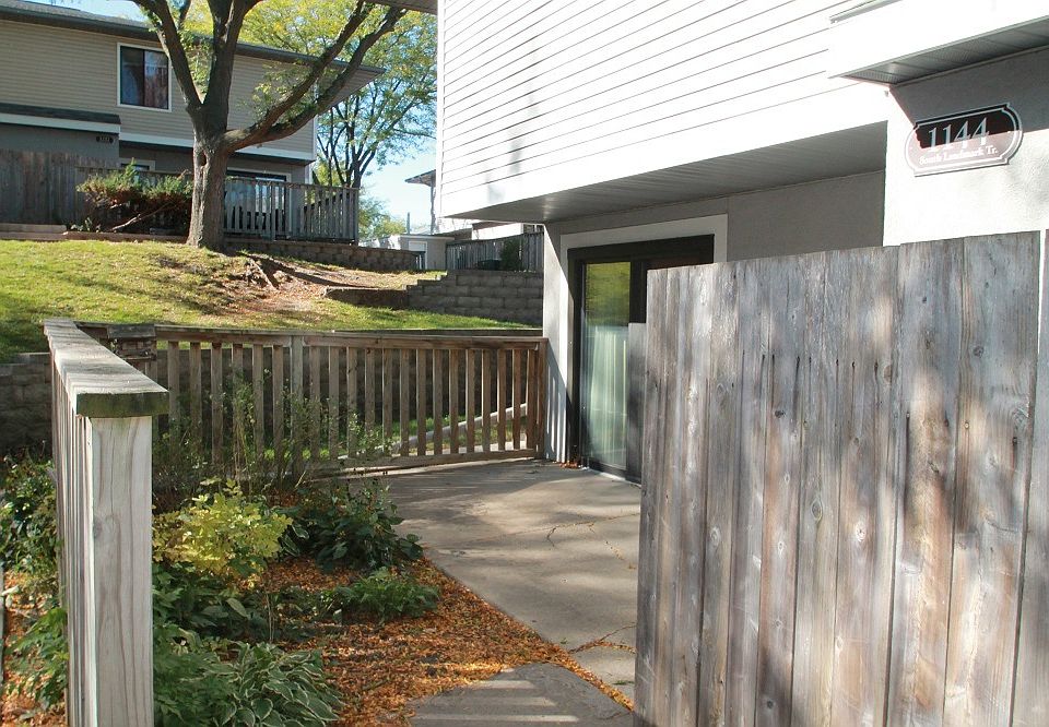 2nd image of 1144 Landmark Trl S