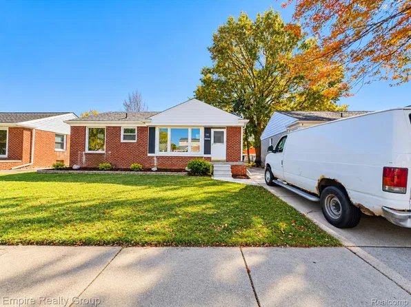 1765 Kings Hwy, Lincoln Park, MI 48146