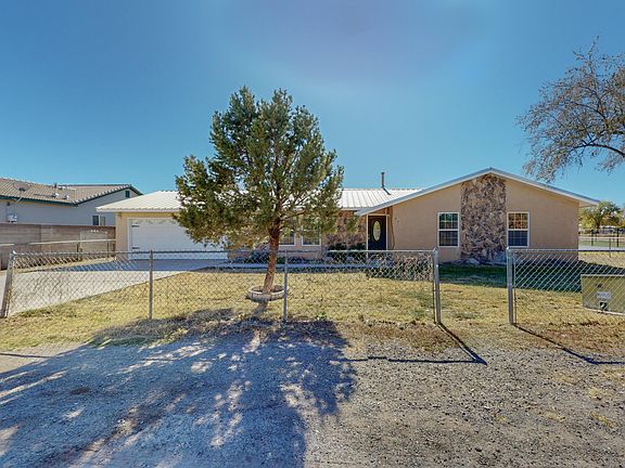 2nd image of 2 Silvana Ct