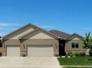 5205 S Bahnson Ave, Sioux Falls, SD 57108