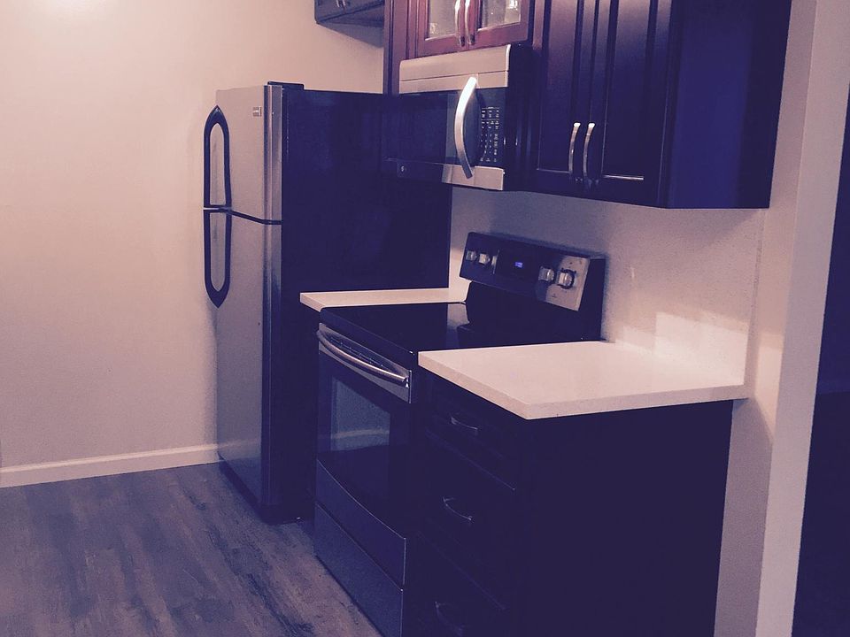 1st image of 40 Glen Eyrie Ave APT 5