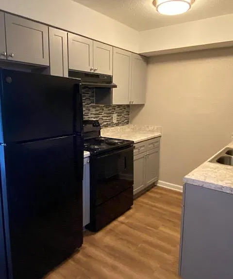 425 Homestead St #C — Photo 4