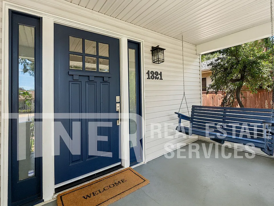 1321 Lochbrae Rd