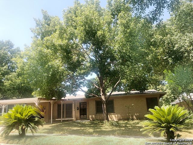 1st image of 223 Eland Dr