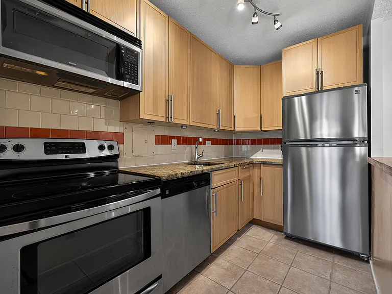 1311 Delaware Ave SW #231 — Photo 10